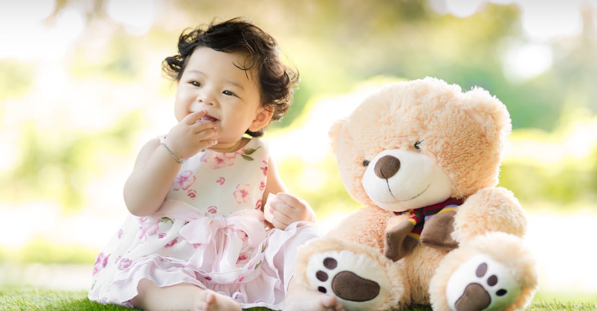 découvrez notre gamme de jouets pour bébés, conçus pour stimuler le développement de votre enfant tout en garantissant sécurité et plaisir. des peluches douces aux jouets d'éveil interactifs, trouvez le compagnon idéal pour les premières années de votre petit.