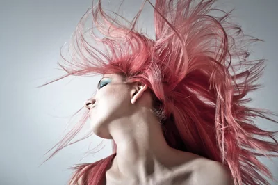 cheveux roses